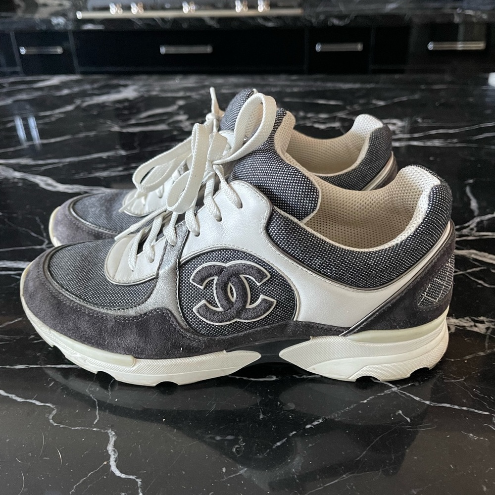 CHANEL Sneakers